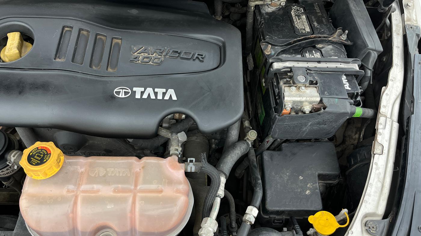 2019 Tata Hexa XTA 4X2 7 STR, Diesel, Automatic, 1,33,331 km, Engine View - Left