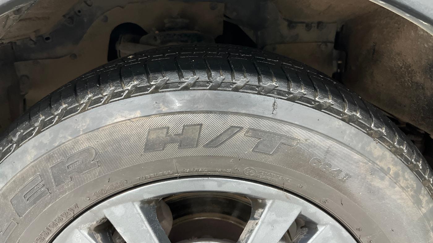 2019 Tata Hexa XTA 4X2 7 STR, Diesel, Automatic, 1,33,331 km, Left Front Tyre Tread