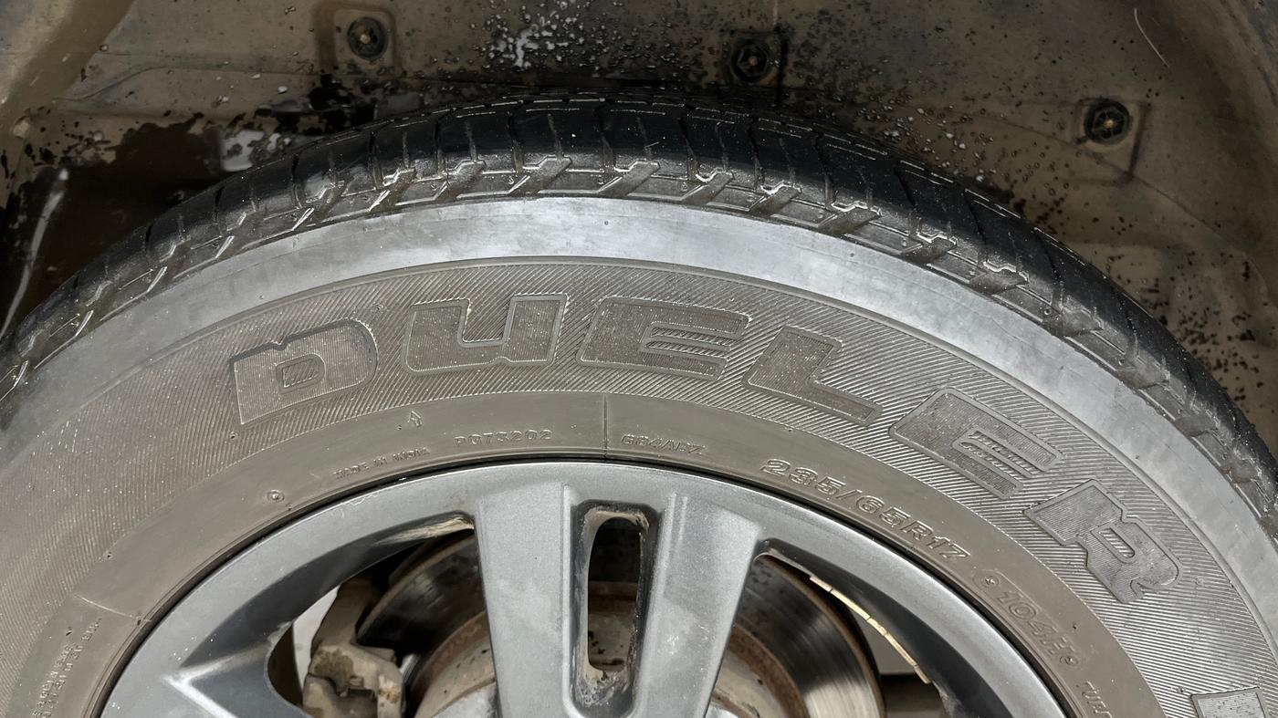 2019 Tata Hexa XTA 4X2 7 STR, Diesel, Automatic, 1,33,331 km, Right Rear Tyre Tread