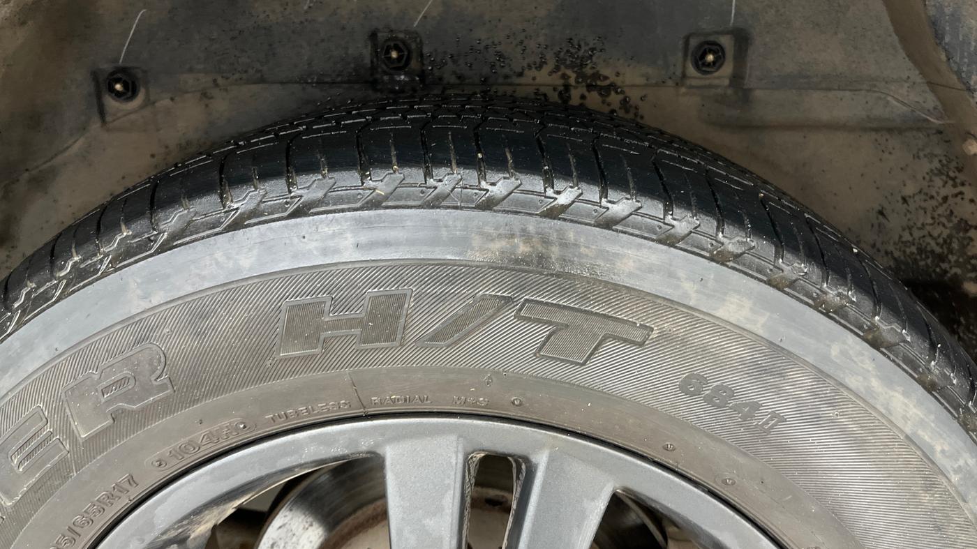 2019 Tata Hexa XTA 4X2 7 STR, Diesel, Automatic, 1,33,331 km, Left Rear Tyre Tread