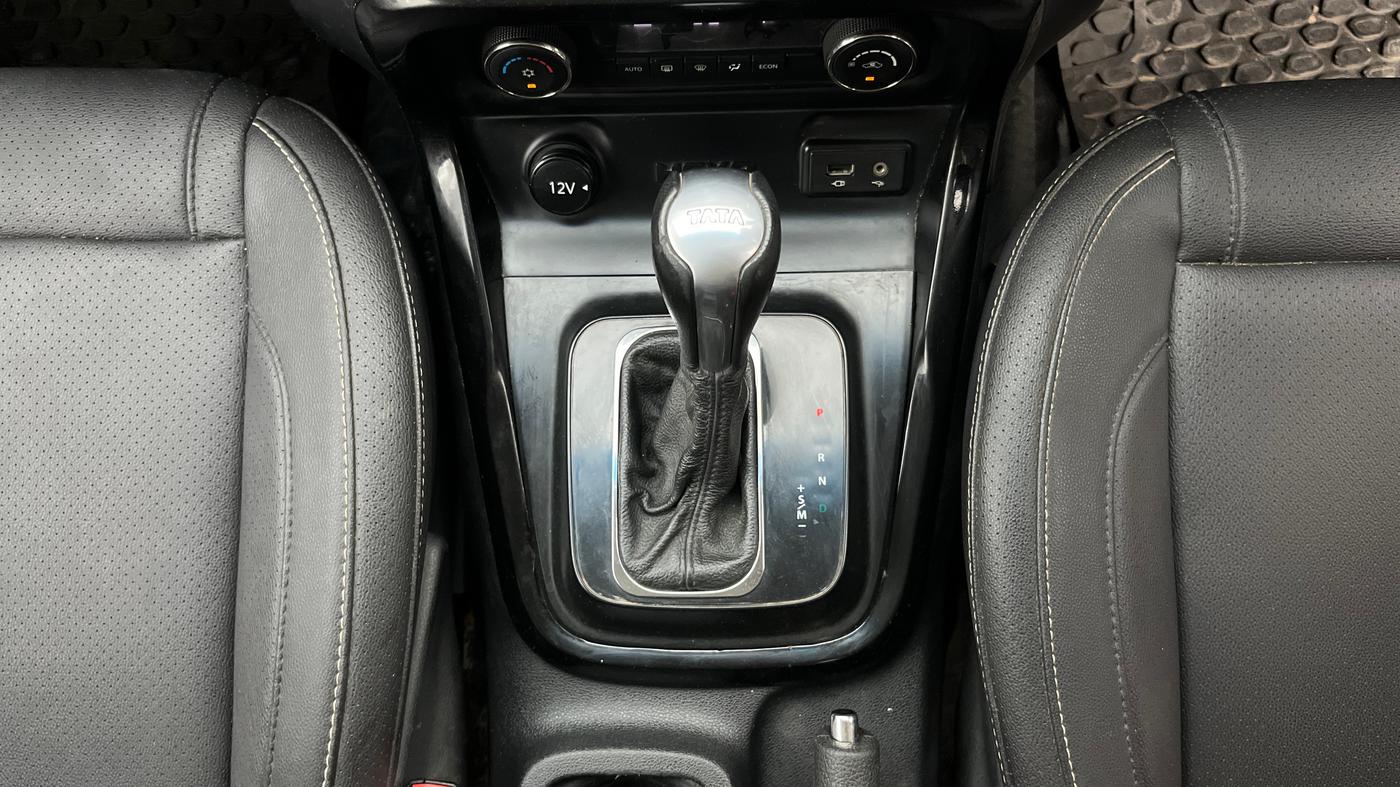 2019 Tata Hexa XTA 4X2 7 STR, Diesel, Automatic, 1,33,331 km, Gear Lever