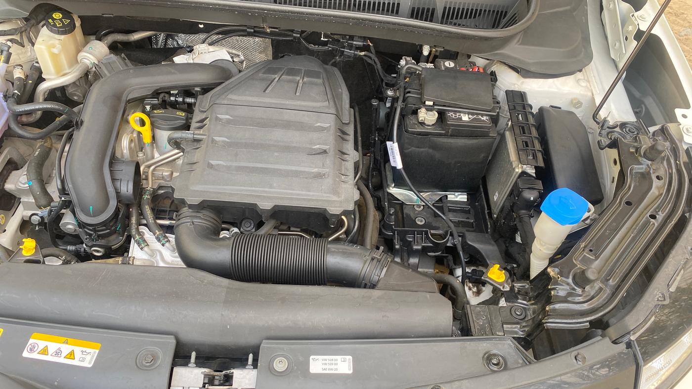 2025 Skoda Kylaq Signature AT, Petrol, Automatic, 9,569 km, Engine View - Left