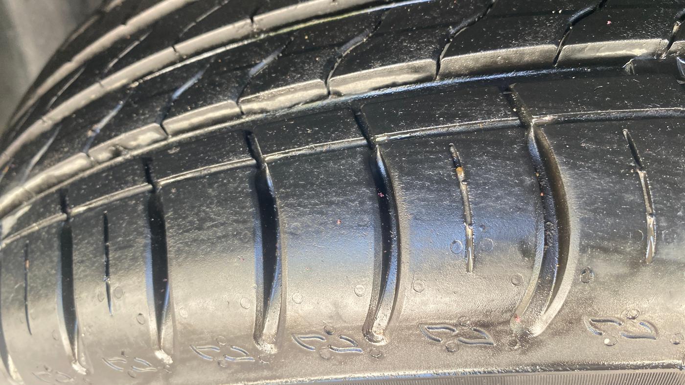 2025 Skoda Kylaq Signature AT, Petrol, Automatic, 9,569 km, Right Rear Tyre Tread