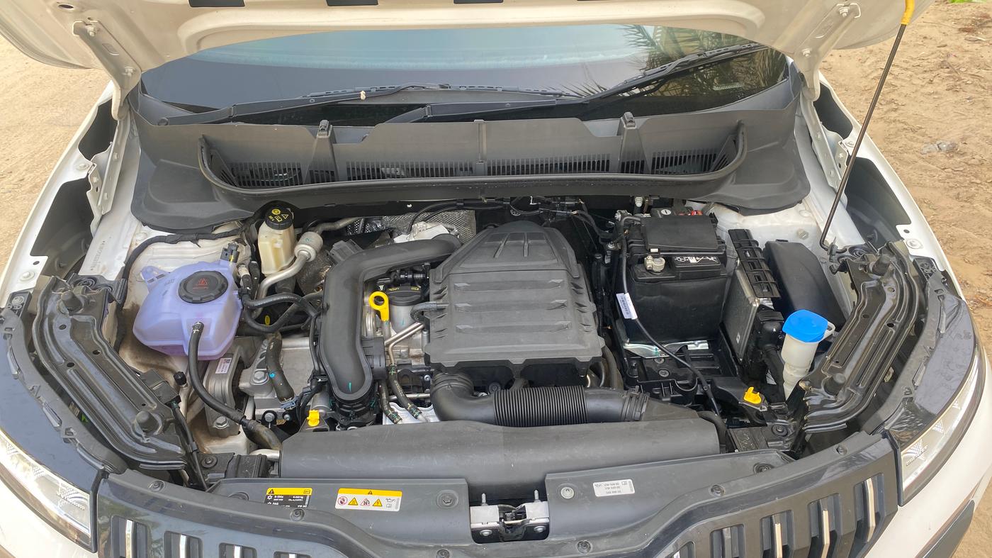 2025 Skoda Kylaq Signature AT, Petrol, Automatic, 9,569 km, Engine View
