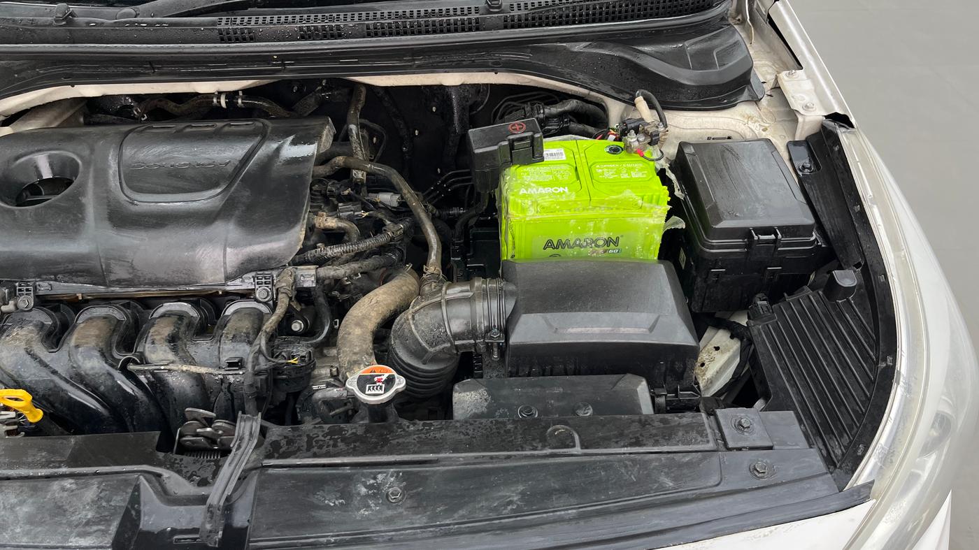 2018 Hyundai Verna 1.6 VTVT SX, Petrol, Manual, 47,710 km, Engine View - Left
