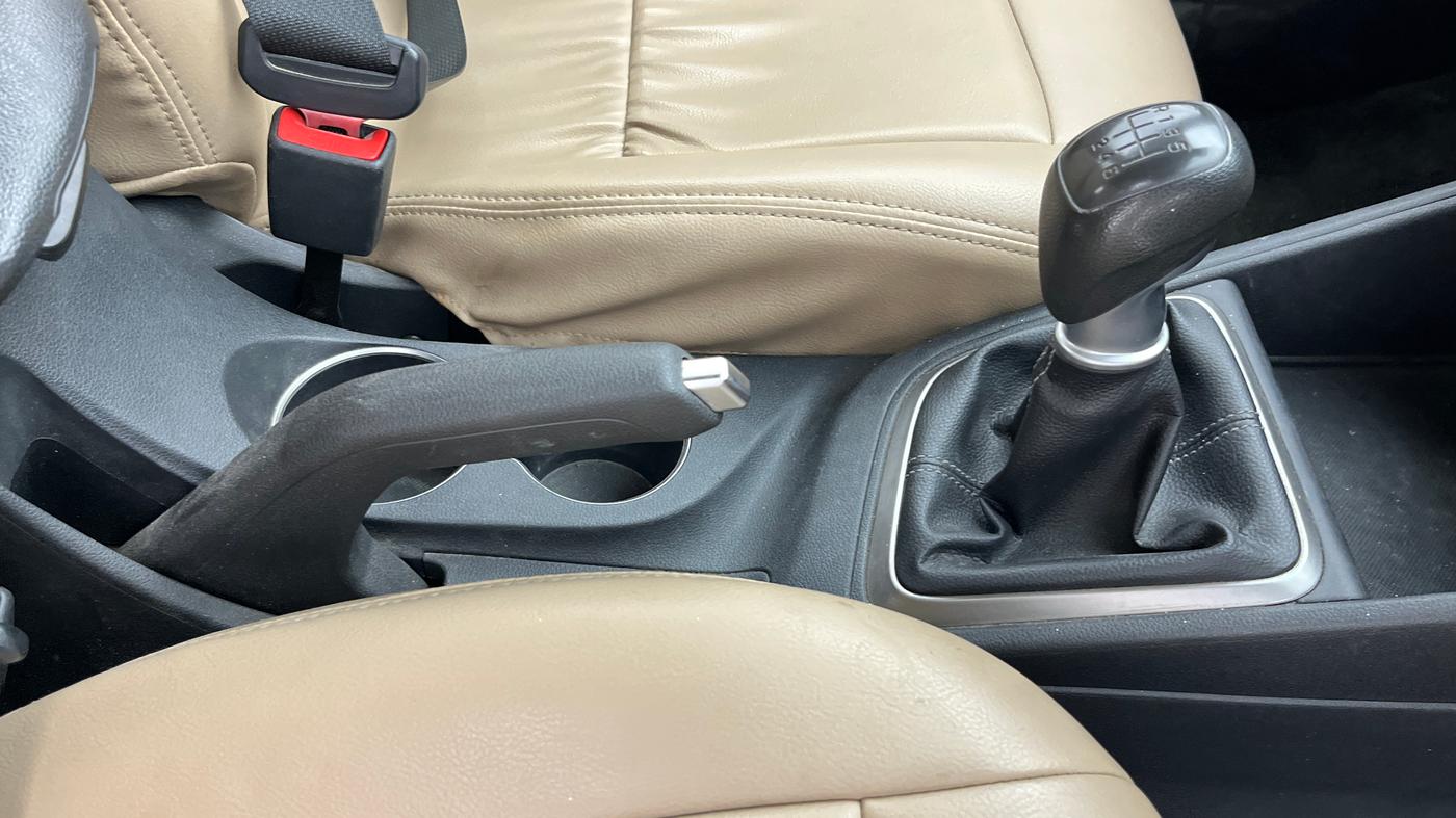 2018 Hyundai Verna 1.6 VTVT SX, Petrol, Manual, 47,710 km, Gear Lever