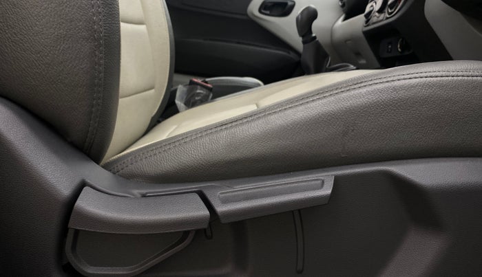 2022 Hyundai GRAND I10 NIOS MAGNA 1.2 KAPPA VTVT, Petrol, Manual, 22,732 km, Driver Side Adjustment Panel