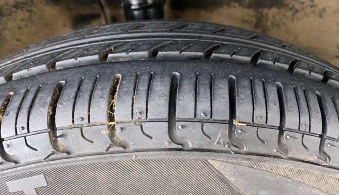 2018 Maruti Wagon R 1.0 LXI CNG, CNG, Manual, 65,952 km, Right Front Tyre Tread
