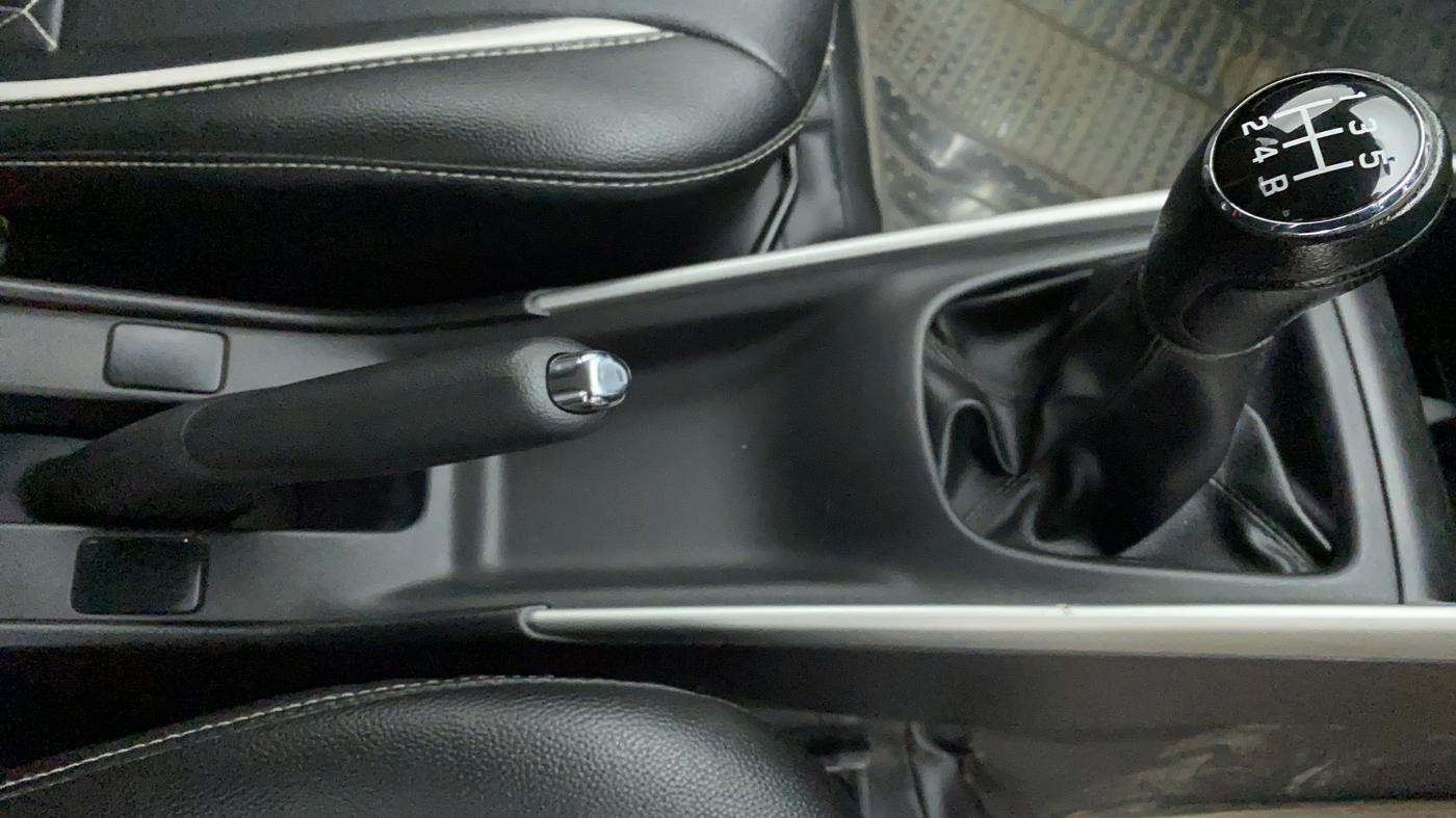 2018 Maruti Baleno DELTA 1.2 K12, Petrol, Manual, 20,999 km, Gear Lever