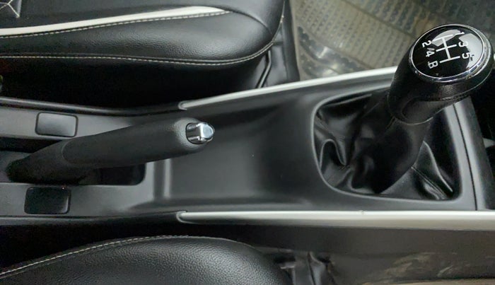 2018 Maruti Baleno DELTA 1.2 K12, Petrol, Manual, 20,999 km, Gear Lever