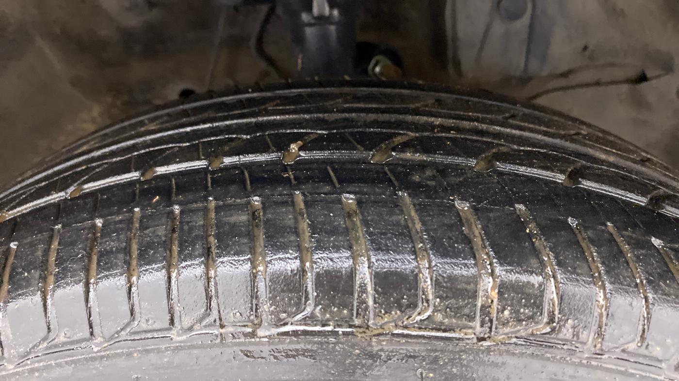 2014 Honda City 1.5L I-VTEC V MT, Petrol, Manual, 1,24,781 km, Right Front Tyre Tread