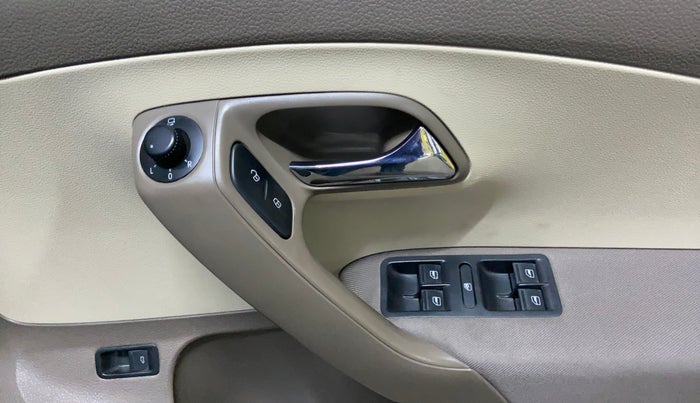 2016 Skoda Rapid 1.5 TDI CR STYLE PLUS AT, Diesel, Automatic, 95,810 km, Driver Side Door Panels Control