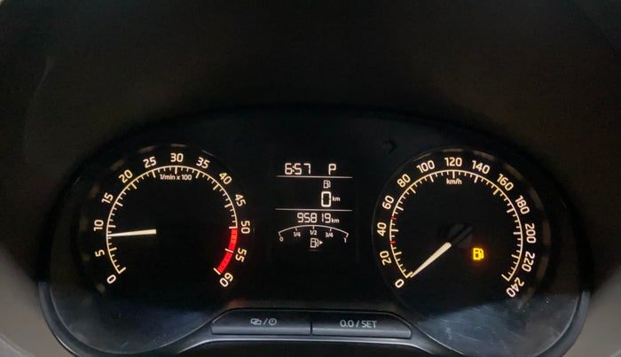 2016 Skoda Rapid 1.5 TDI CR STYLE PLUS AT, Diesel, Automatic, 95,810 km, Odometer Image