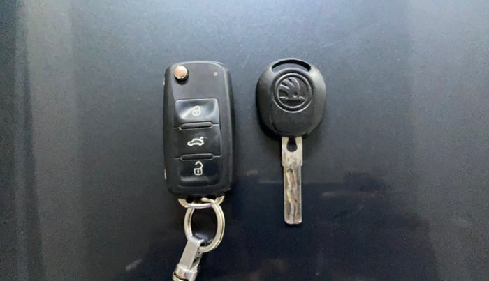 2016 Skoda Rapid 1.5 TDI CR STYLE PLUS AT, Diesel, Automatic, 95,810 km, Key Close Up