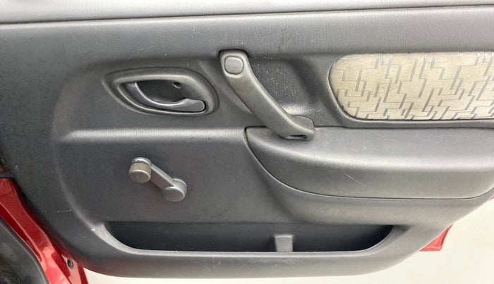 2010 Maruti Wagon R LXI, Petrol, Manual, 51,884 km, Driver Side Door Panels Control