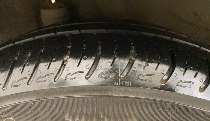 2018 Hyundai Verna 1.6 EX VTVT AT, Petrol, Automatic, 87,019 km, Right Rear Tyre Tread