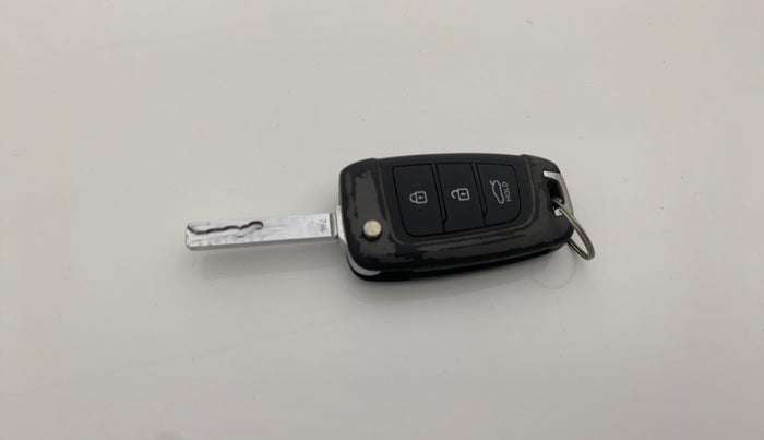 2018 Hyundai Verna 1.6 EX VTVT AT, Petrol, Automatic, 87,019 km, Key Close Up