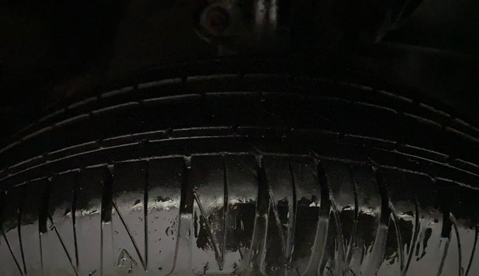 2020 Mahindra KUV 100 NXT K4+ P 6 STR, Petrol, Manual, 55,833 km, Right Front Tyre Tread