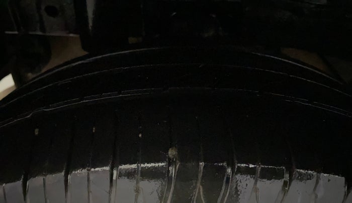 2020 Mahindra KUV 100 NXT K4+ P 6 STR, Petrol, Manual, 55,833 km, Right Rear Tyre Tread