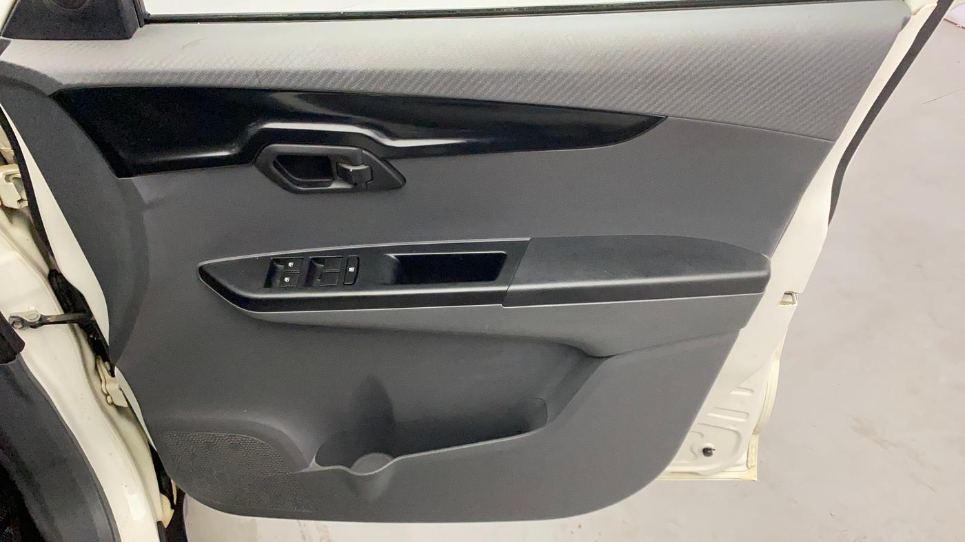 2020 Mahindra KUV 100 NXT K4+ P 6 STR, Petrol, Manual, 55,849 km, Driver Side Door Panels Control