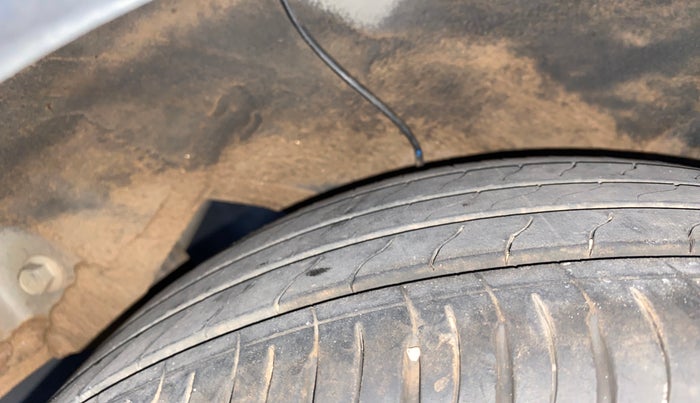 2022 KIA SONET HTK PLUS 1.0 IMT, Petrol, Manual, 26,087 km, Left Rear Tyre Tread
