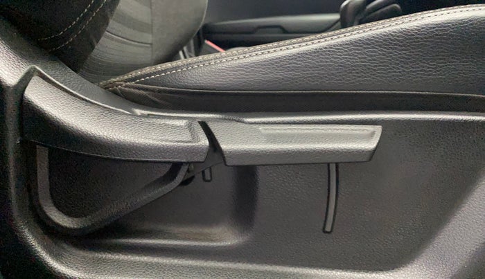 2022 KIA SONET HTK PLUS 1.0 IMT, Petrol, Manual, 26,087 km, Driver Side Adjustment Panel