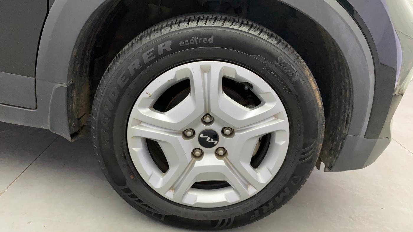 2022 KIA SONET HTK PLUS 1.0 IMT, Petrol, Manual, 26,087 km, Right Front Wheel