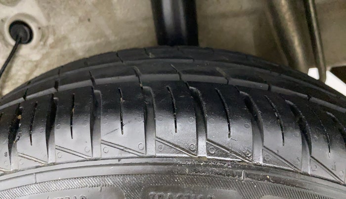 2016 Maruti Celerio ZXI AMT ABS, Petrol, Automatic, 43,592 km, Left Rear Tyre Tread