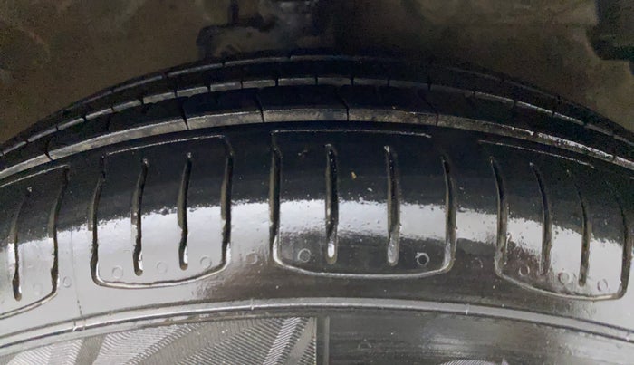 2016 Maruti Celerio ZXI AMT ABS, Petrol, Automatic, 43,592 km, Right Front Tyre Tread