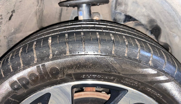 2024 Toyota Glanza V, Petrol, Manual, 9,438 km, Right Front Tyre Tread