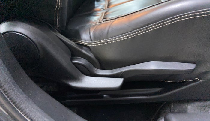 2024 Toyota Glanza V, Petrol, Manual, 9,438 km, Driver Side Adjustment Panel