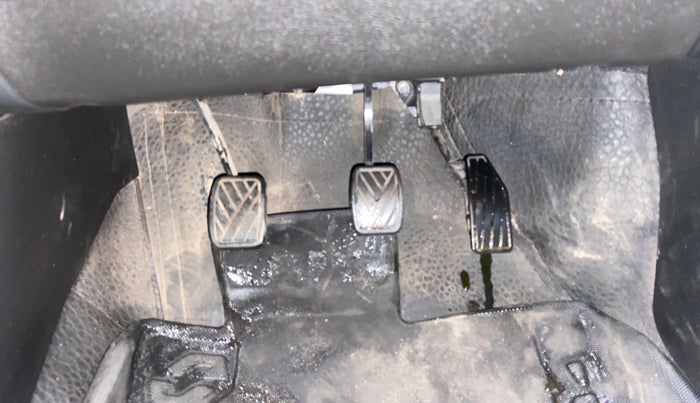 2024 Toyota Glanza V, Petrol, Manual, 9,438 km, Pedals