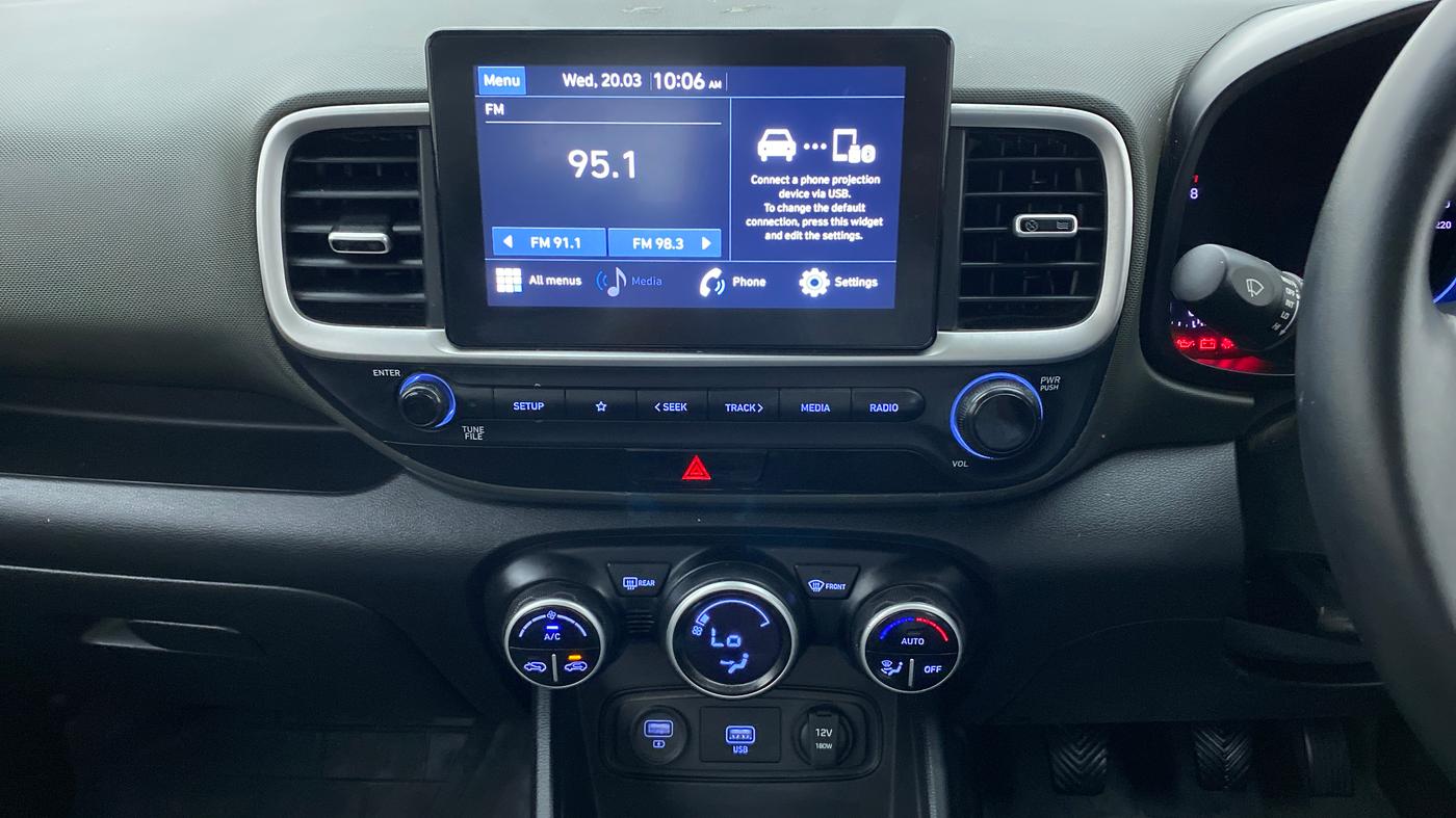 2020 Hyundai VENUE SX 1.0 TURBO, Petrol, Manual, 38,473 km, Air Conditioner