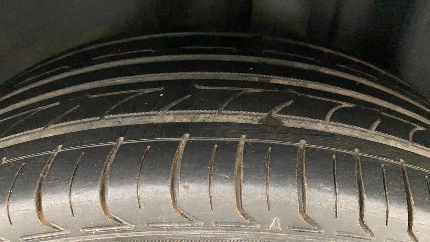 2019 Volkswagen Vento HIGHLINE PLUS 1.2 AT 16 ALLOY, Petrol, Automatic, 56,434 km, Left Rear Tyre Tread