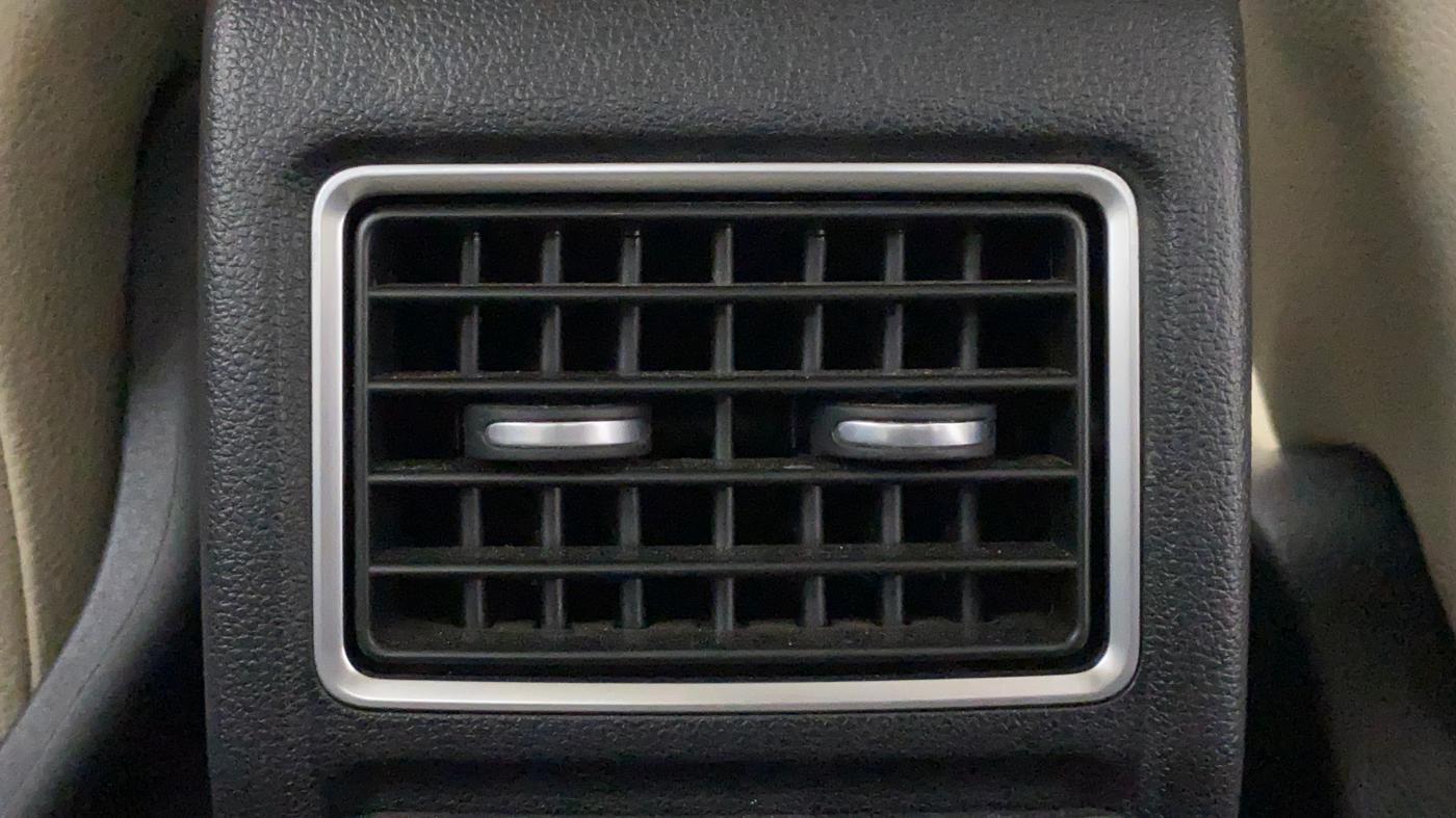 2019 Volkswagen Vento HIGHLINE PLUS 1.2 AT 16 ALLOY, Petrol, Automatic, 56,434 km, Rear AC Vents