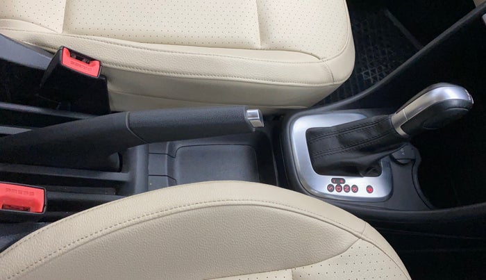 2019 Volkswagen Vento HIGHLINE PLUS 1.2 AT 16 ALLOY, Petrol, Automatic, 56,434 km, Gear Lever