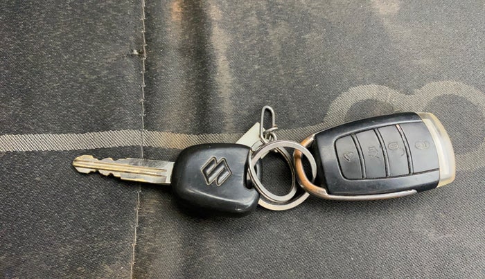 2015 Maruti Alto 800 LXI, Petrol, Manual, 1,05,420 km, Key Close Up