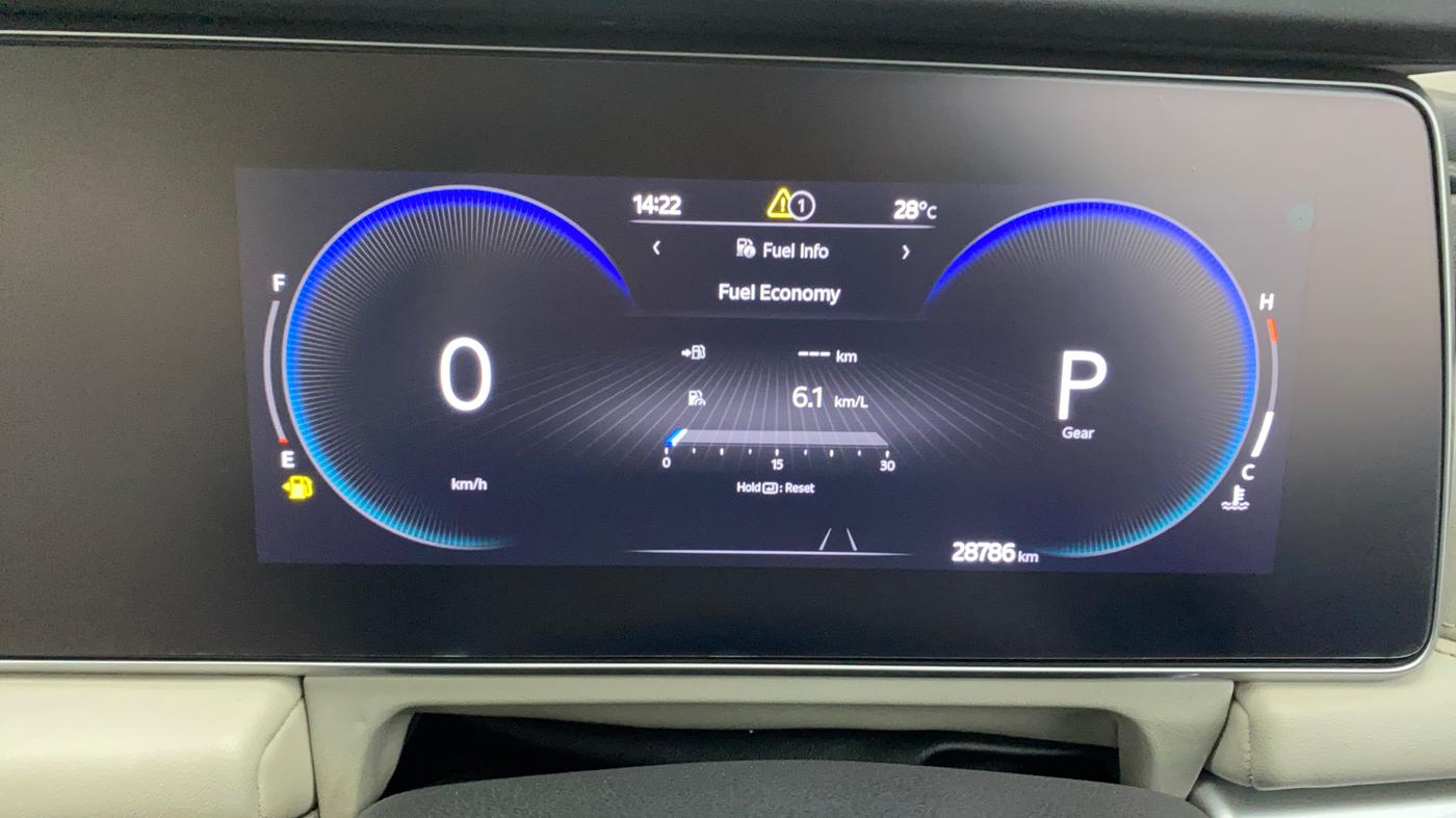 2021 Mahindra XUV700 AX 7 LUXURY P AT 7 STR, Petrol, Automatic, 28,832 km, Odometer Image
