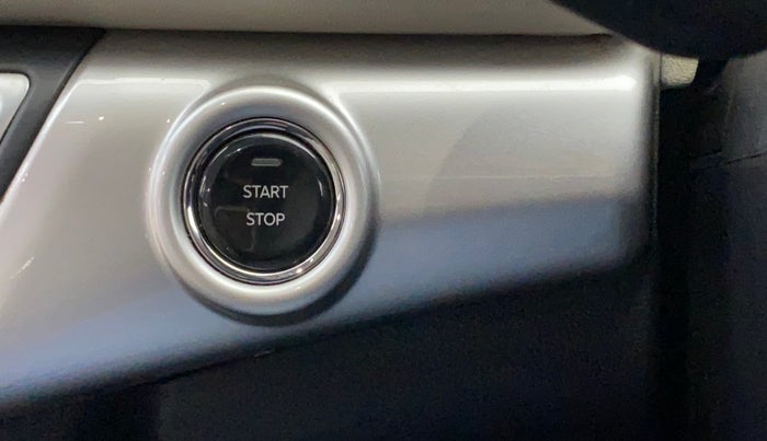 2021 Mahindra XUV700 AX 7 LUXURY P AT 7 STR, Petrol, Automatic, 28,785 km, Keyless Start/ Stop Button