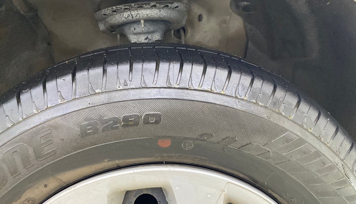 2014 Hyundai Elite i20 MAGNA 1.4 CRDI, Diesel, Manual, 80,874 km, Right Front Tyre Tread