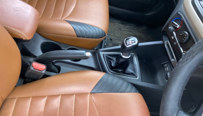 2014 Hyundai Elite i20 MAGNA 1.4 CRDI, Diesel, Manual, 80,874 km, Gear Lever