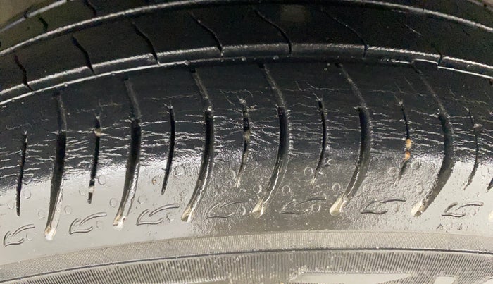 2021 Maruti Baleno DELTA PETROL 1.2, Petrol, Manual, 24,973 km, Right Front Tyre Tread