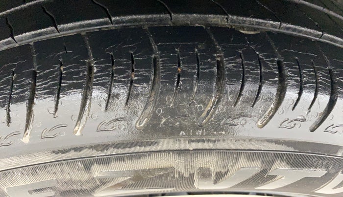 2021 Maruti Baleno DELTA PETROL 1.2, Petrol, Manual, 24,973 km, Left Front Tyre Tread