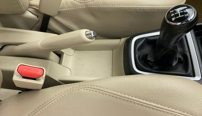 2018 Maruti Dzire ZXI, Petrol, Manual, 69,891 km, Gear Lever
