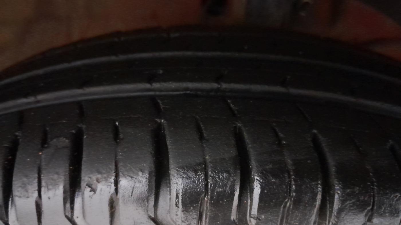 2020 Maruti Swift VXI, Petrol, Manual, 21,989 km, Right Front Tyre Tread
