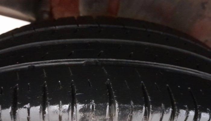 2020 Maruti Swift VXI, Petrol, Manual, 21,989 km, Right Rear Tyre Tread