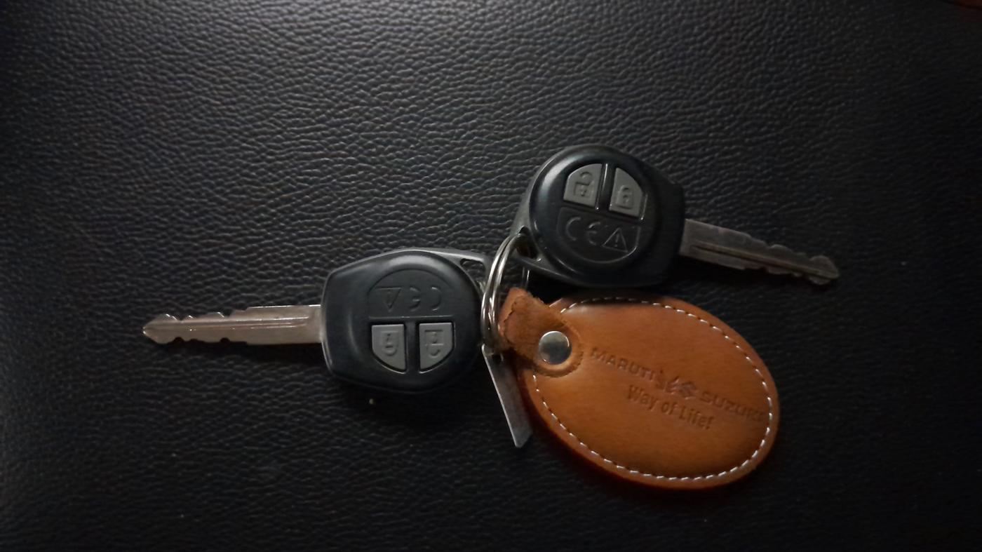 2020 Maruti Swift VXI, Petrol, Manual, 21,989 km, Key Close Up