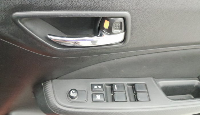 2020 Maruti Swift VXI, Petrol, Manual, 21,989 km, Driver Side Door Panels Control