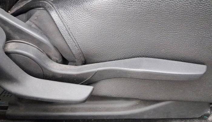 2020 Maruti Swift VXI, Petrol, Manual, 21,989 km, Driver Side Adjustment Panel