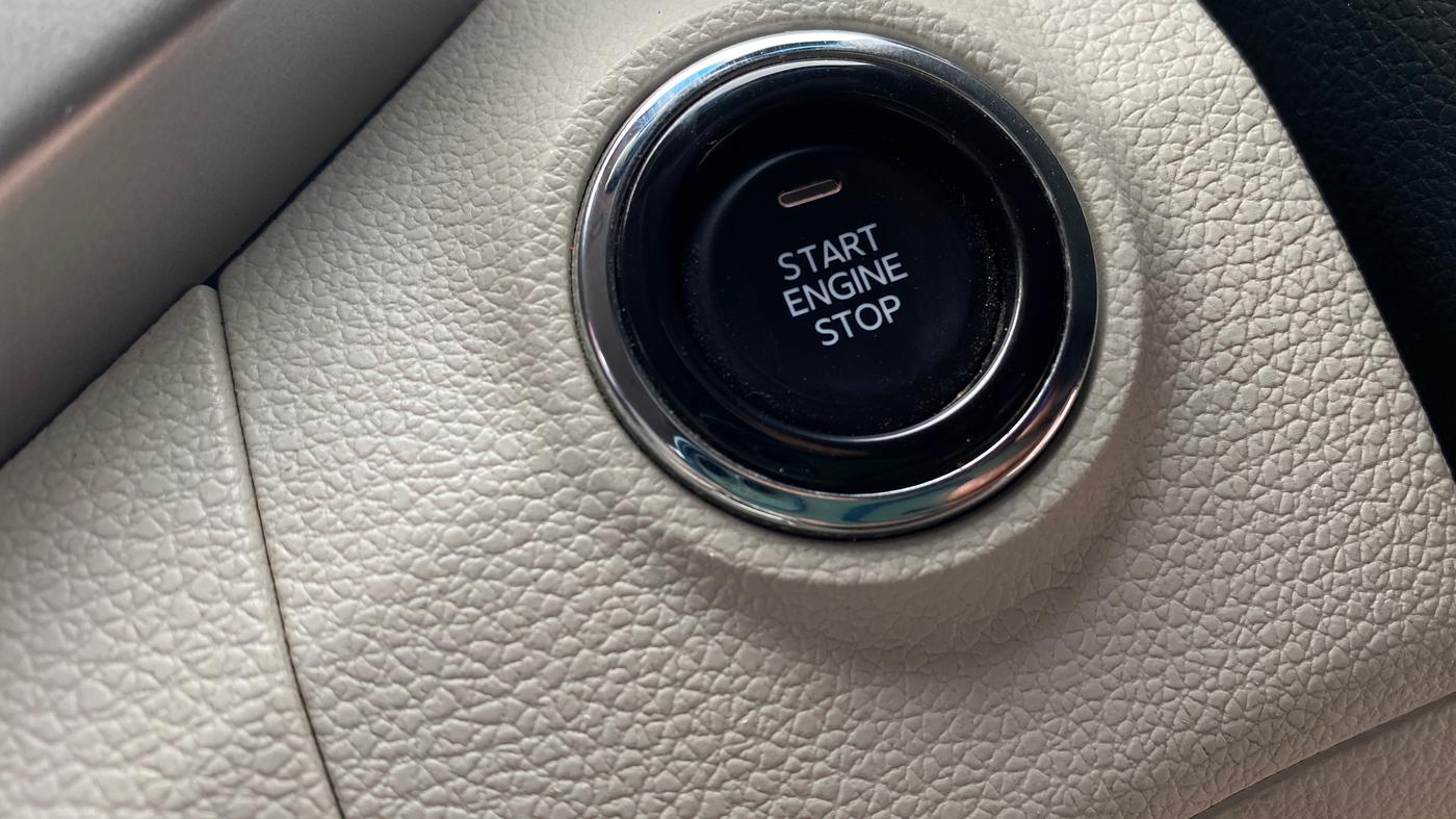 2022 Mahindra XUV300 W8 1.2 PETROL, Petrol, Manual, 15,635 km, Keyless Start/ Stop Button